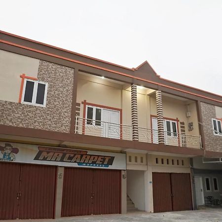 Reddoorz Syariah Near Sultan Syarif Kasim II Airport Hotell Pakanbaru Exteriör bild